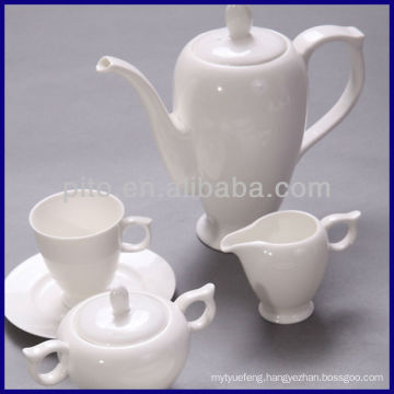 Porcelain hotel dinner ware